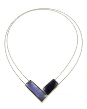 Load image into Gallery viewer, V Magnetic Pendant Necklace