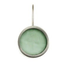 Load image into Gallery viewer, Resin and Shell Alum Earring