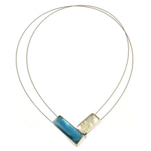 Load image into Gallery viewer, V Magnetic Pendant Necklace