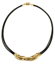 Load image into Gallery viewer, L.Matt Kc Twist Necklace 525
