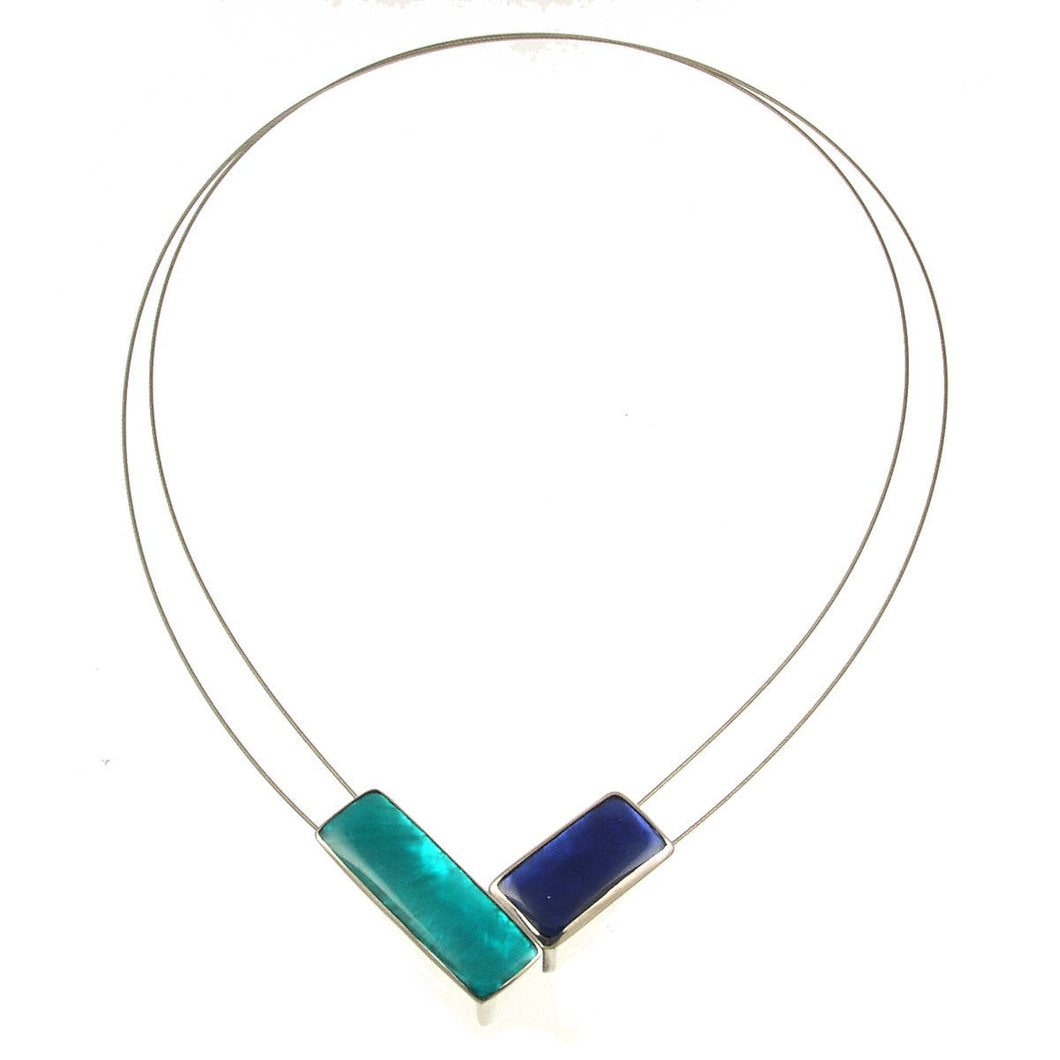 V Magnetic Pendant Necklace