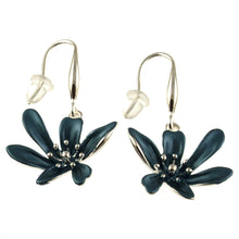 Load image into Gallery viewer, E-S.Silver Flower Earring 775
