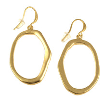 Load image into Gallery viewer, E-L.Matt Kc Gold Hoop Earring 8098
