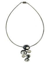 Load image into Gallery viewer, Magentic Closure Shells Necklace
